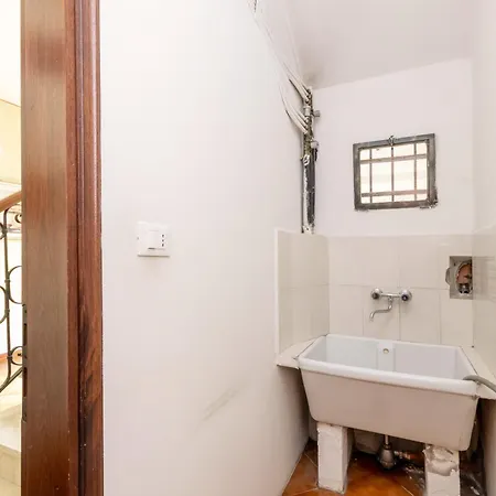Guesthost - Andrea House With Parking דירה ונציה