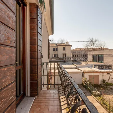 דירה Guesthost - Andrea House With Parking *