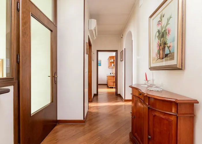 Guesthost - Andrea House With Parking Apartmán *