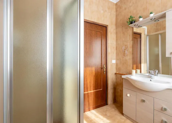 Apartmán Guesthost - Andrea House With Parking