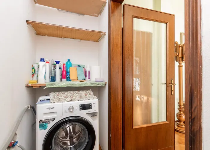 Guesthost - Andrea House With Parking *