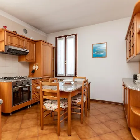 Guesthost - Andrea House With Parking Venise