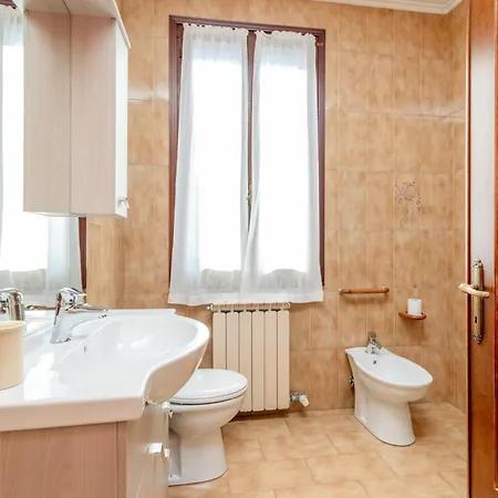 Appartement Guesthost - Andrea House With Parking *