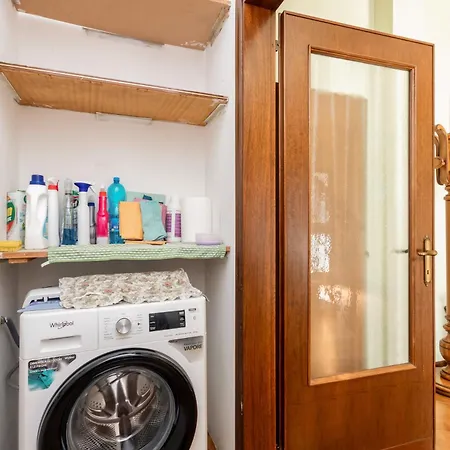 Guesthost - Andrea House With Parking *