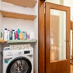Guesthost - Andrea House With Parking *
